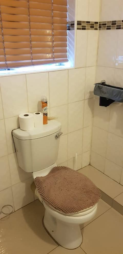 A 3 bedroom house is available in midrand
re  in Rabie ridge