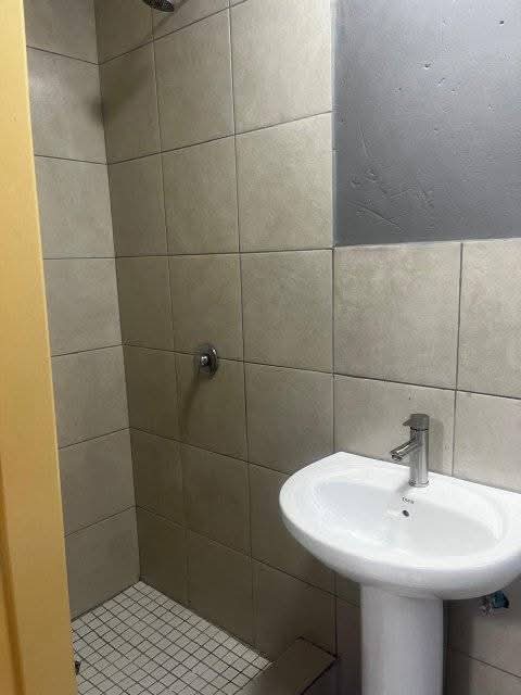 Ensuite available
not far from zondi clinic   in Zondi