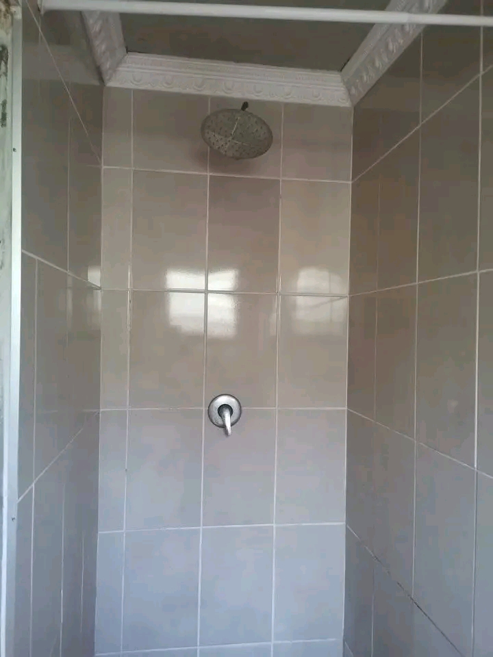2 rooms with ensuites available immediately a  in Protea Glen