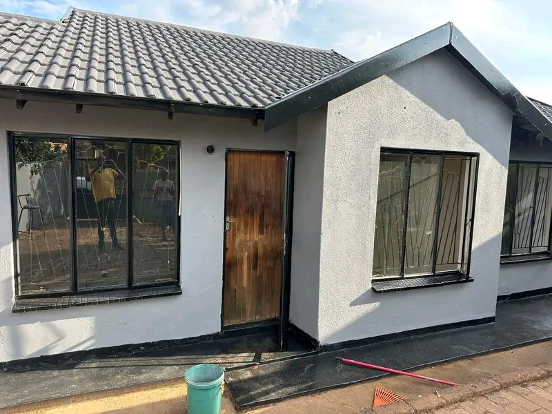 2 bedroom house available to rent in ponong e  in Vosloorus