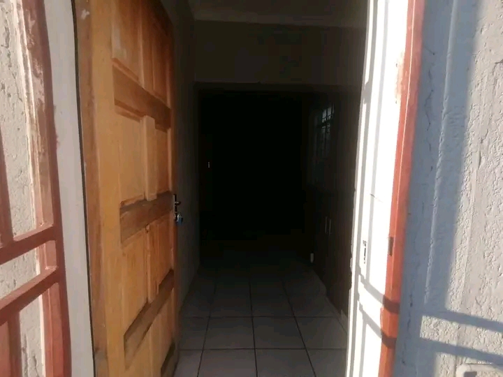 Neat and spacious 1 bedroom cottage available  in The Hill