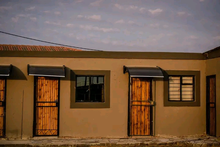 Hello got rooms available for rental ext3, no  in Langaville
