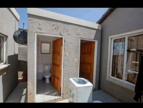 This room is far bigger than a garage. it has  in Protea Glen