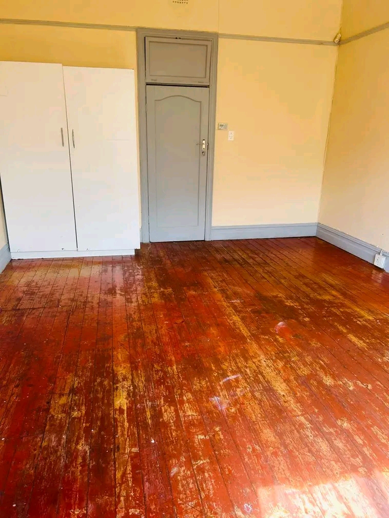Bachelor room available in blenheim 
rental   in Kensington