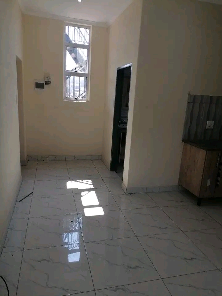 For nice and clean 1 bedroom flats. twine pla  in Troyeville