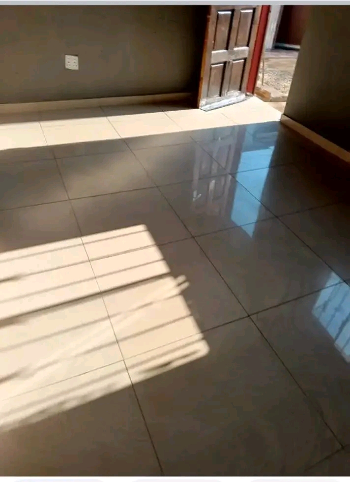 Room to rent available from today.phase 4 nea  in Braamfischer