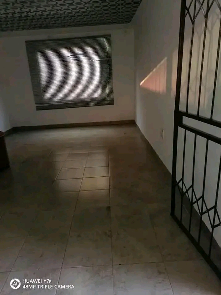 I have an open plan 1room for renting availab  in Lenasia