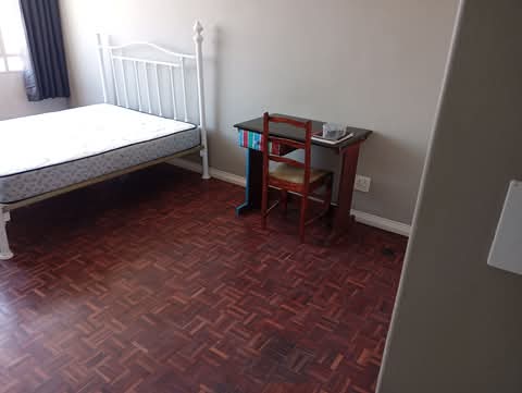 Large room to rent, semi furnished.
shared b  in Berea