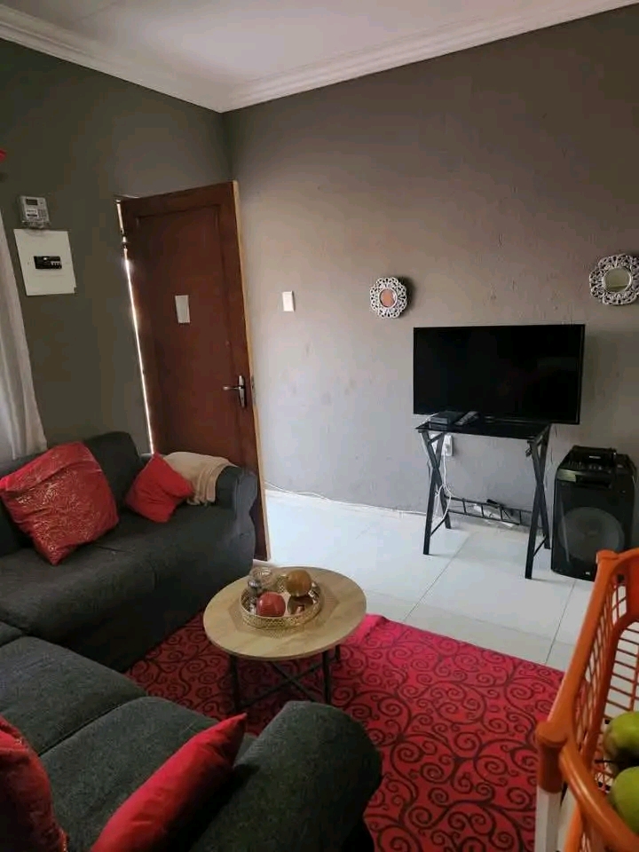 1 bedroom house available for rental on the 1  in Olievenhoutbosch
