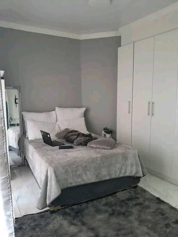 1 bedroom to rent in west .
rent r3000 per m  in Mamelodi