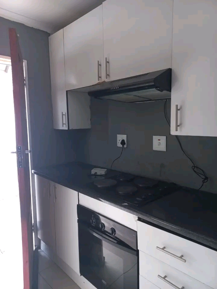 House to rent available immediately at ext17   in Windmill Park