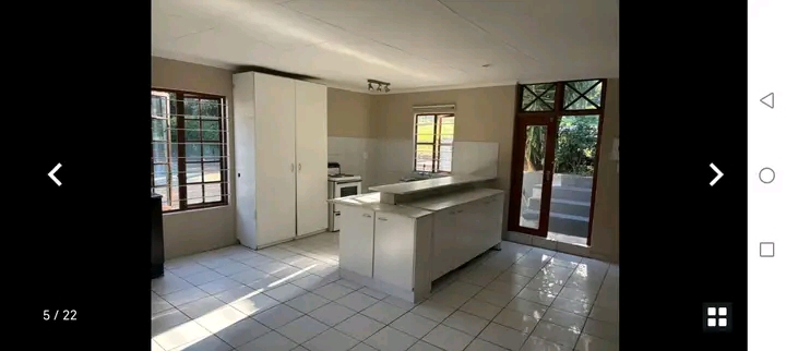 Cottage, randburg 
2.5bedroom 1bath 2carpot   in Ferndale