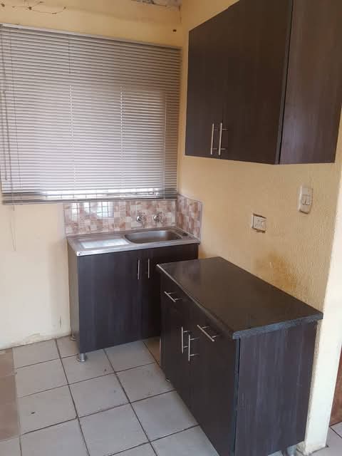 2 bedroom house for rent – ext 25
📍 nex  in Vosloorus