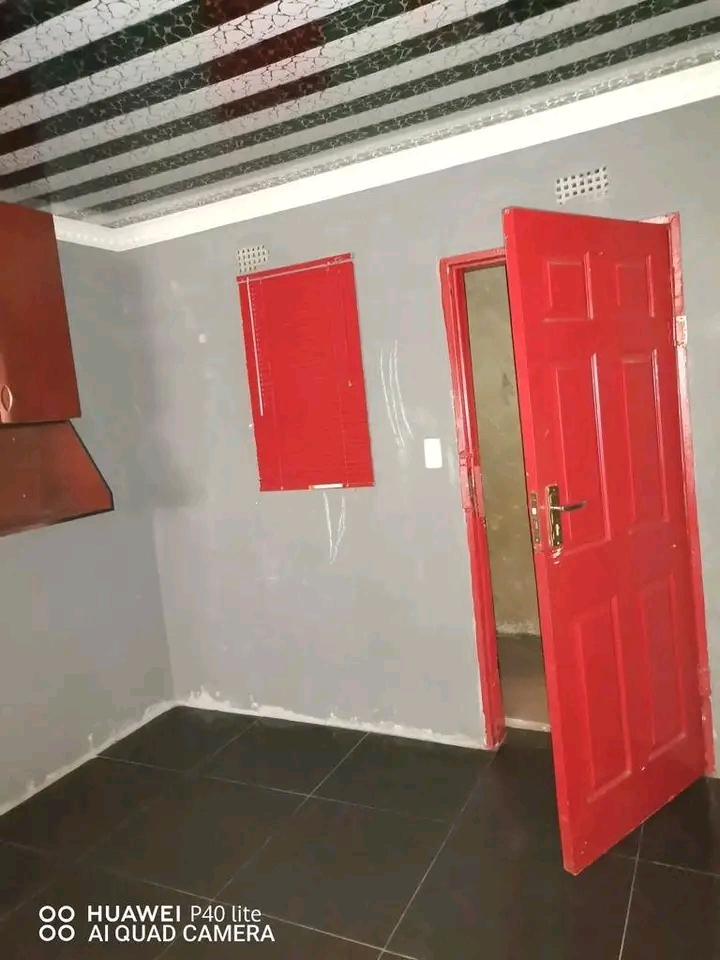 1600 room to rent immediately next to clinic   in Chiawelo