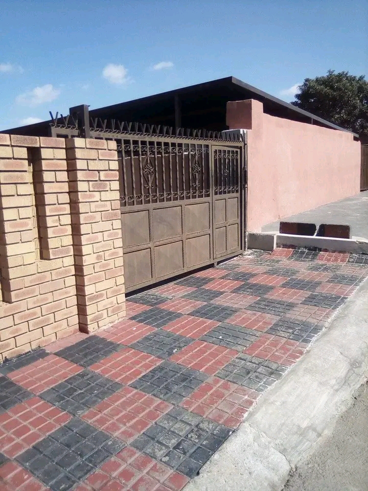 Room & garage available immediately for renta  in Diepkloof