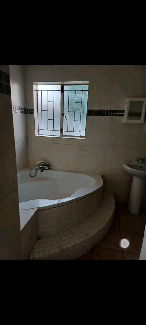 *new rentals ‼️
*available immediately �  in Birchleigh North