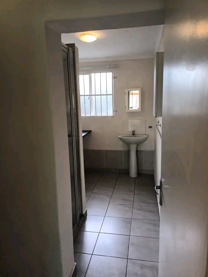 1 bedroom cottage to let in gauteng r6500 wat  in Edenvale