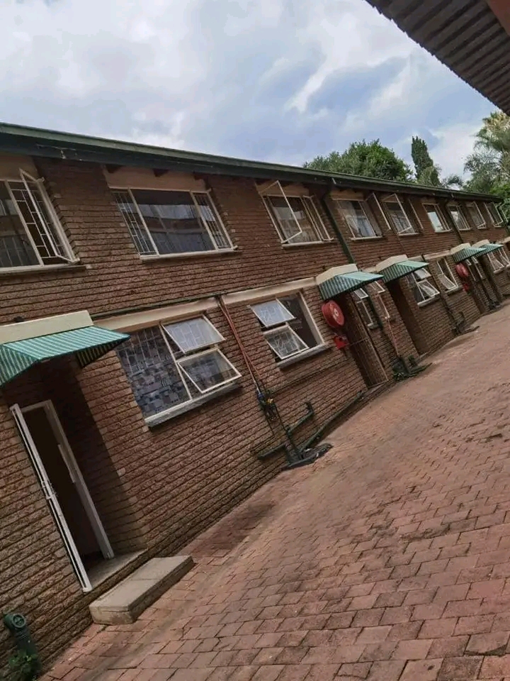 Room available on 1st of september at corner   in Sunnyside