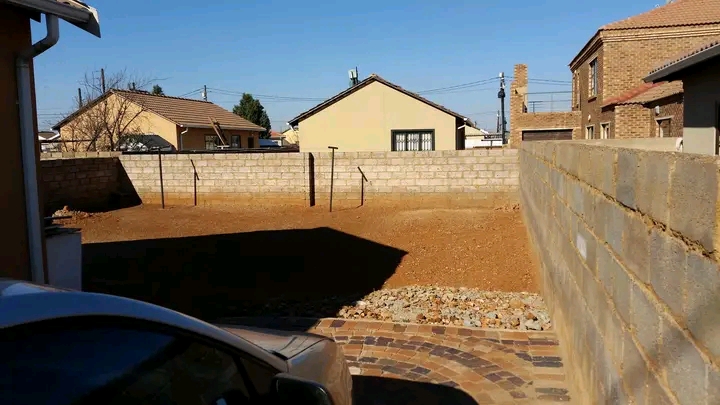 2 bedroom house for rental x29
separate toil  in Protea Glen