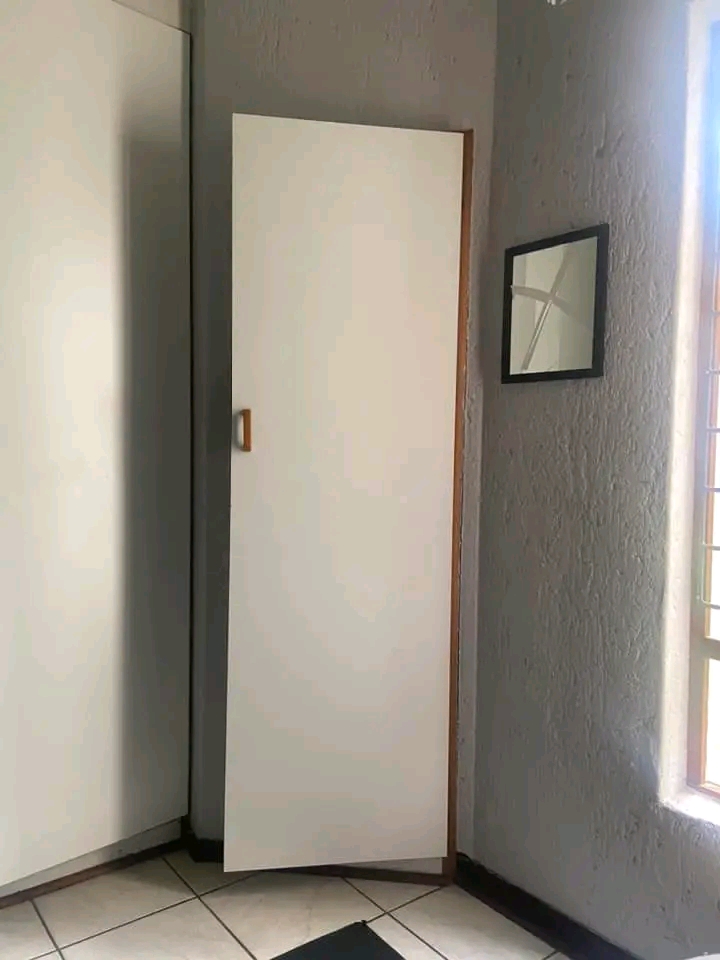 A room to rent in a 2 bedroom ground floor un  in Northriding