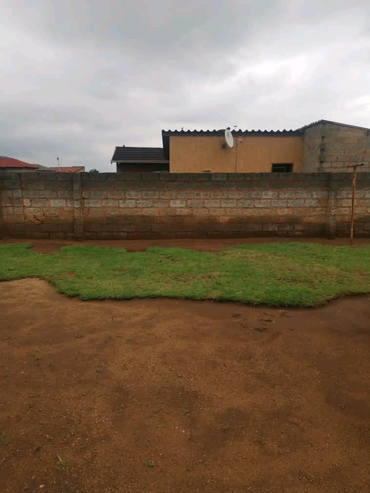 House for rent in extension 28 (next to manzi  in Vosloorus