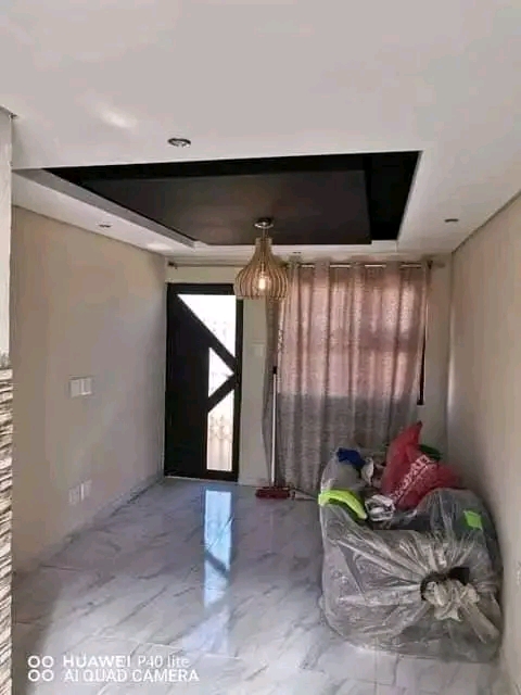 House to let available
rental price:r4000 pl  in Palm Ridge
