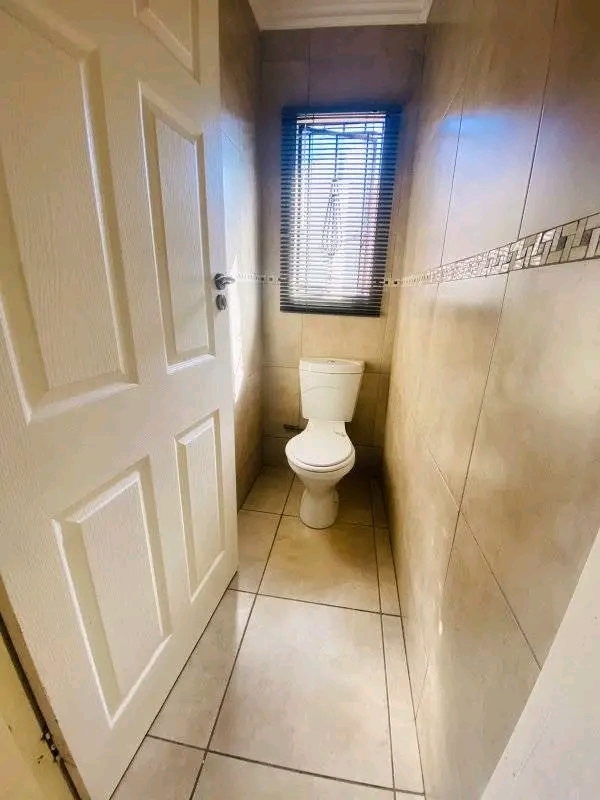 2 bedrooms  house with fittes kitchen  , loun  in Birch Acres