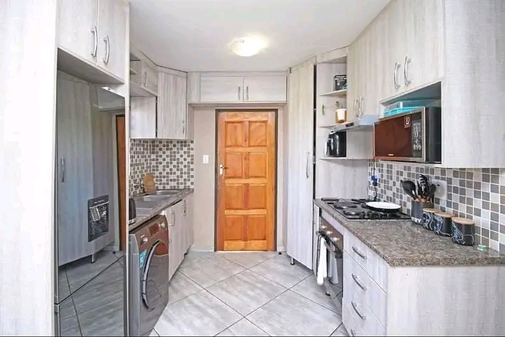 This 3 bedroom house is located in a bluehill  in Blue Hills