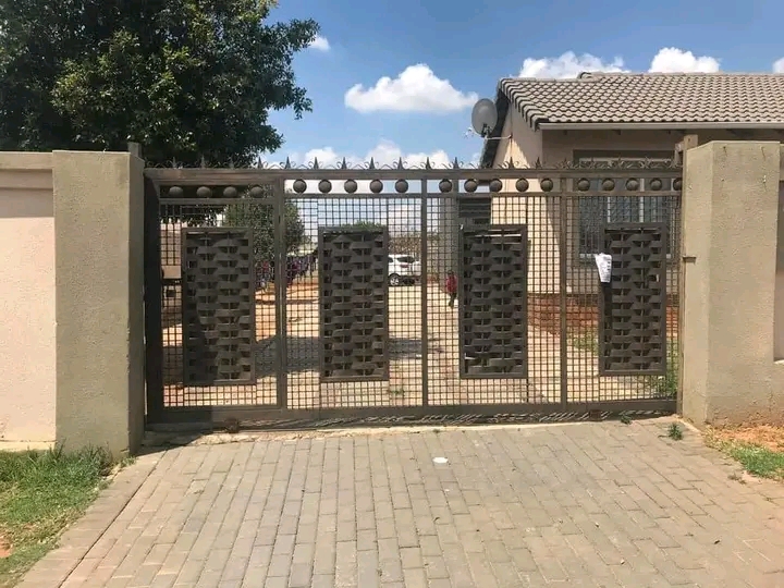 Cottage available in ext 8 for immediate occu  in Cosmo City