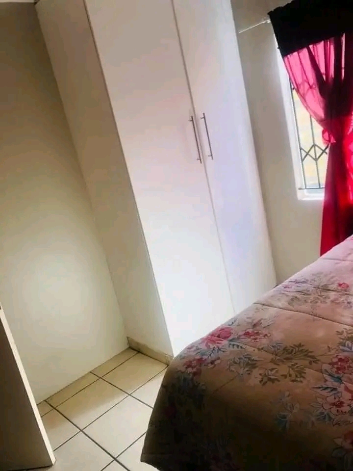 Inside room to rent 2200 including electricit  in Cosmo City