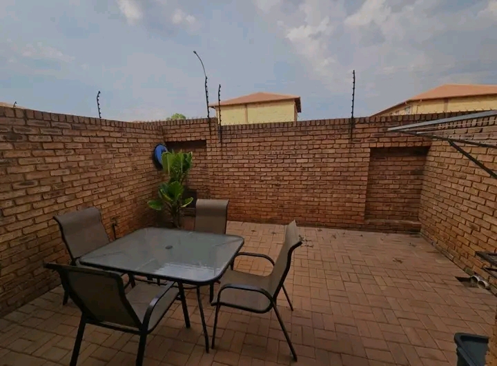2 bedroom townhouse to let florentia ‼️�  in Alberton