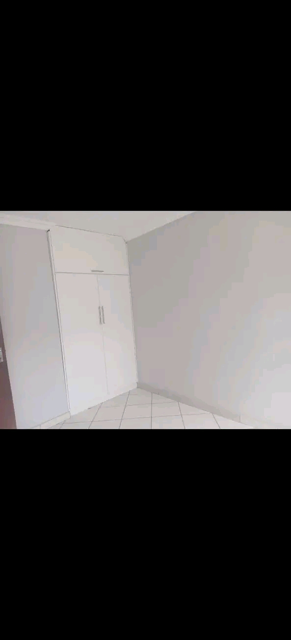 2 fitted bedroom cottage comes with fitted ki  in Norkem Park