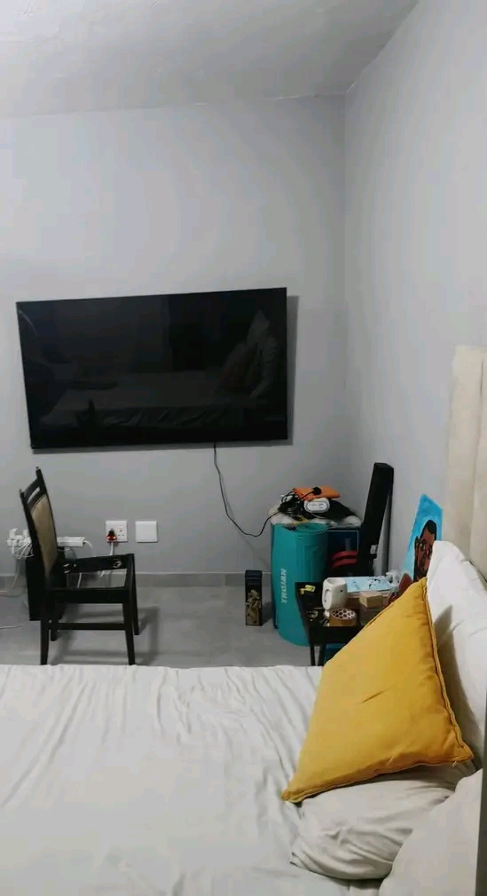 A bachelor unit with a small build-in kitchen  in Norkem Park