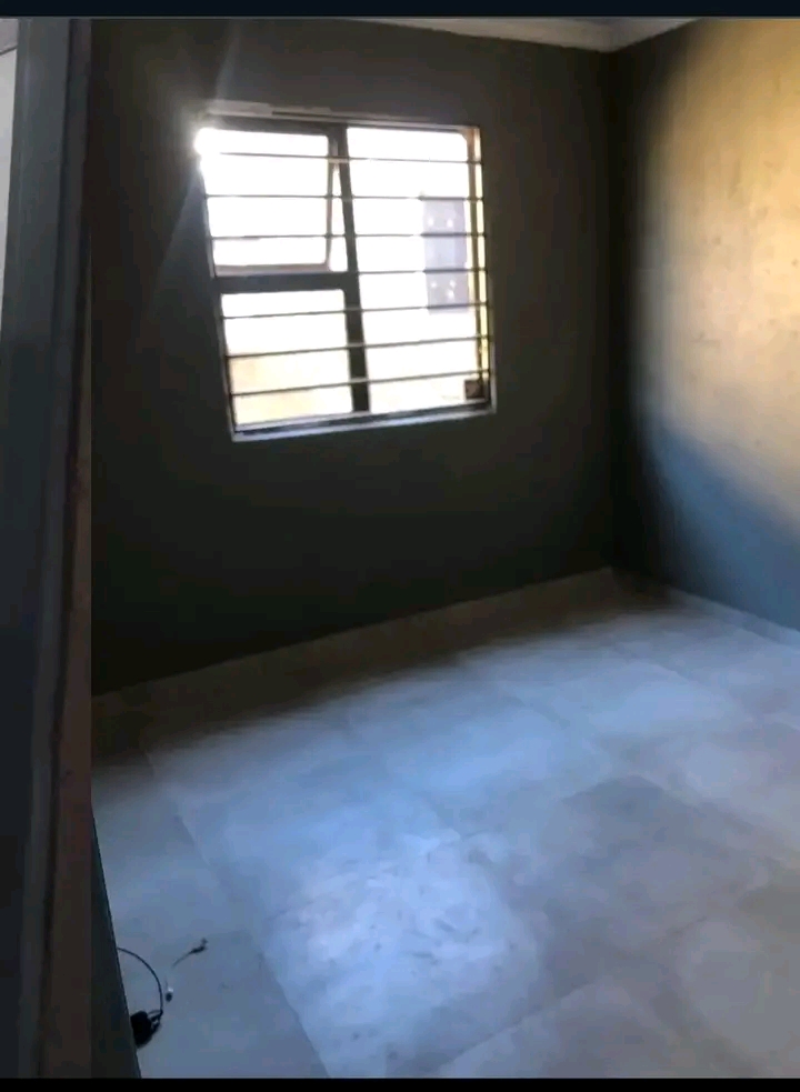 Cottage available in ext 27 from the 1st of a  in Protea Glen