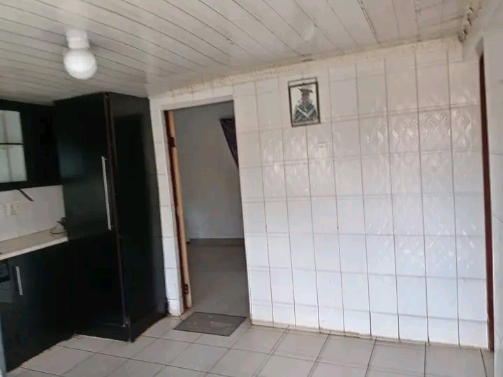 3500 2 bedroom house to rent immediately
300  in Snake Park