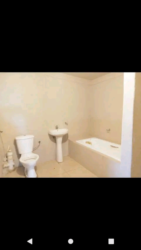 Beautiful bachelor with separate bedroom, bat  in Protea North