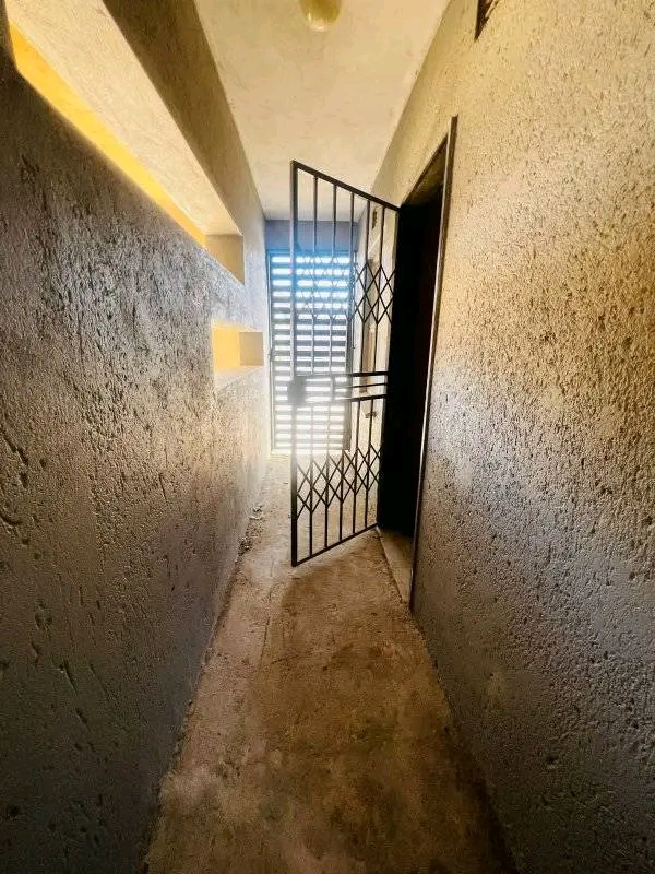 Room available at ext 71
*rent is r3000.
*t  in Clayville