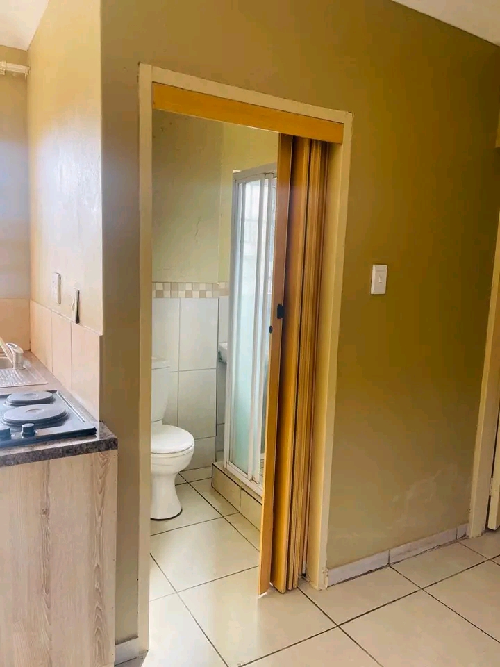 Bachelor acommodation to let 1st august 
dep  in Mamelodi