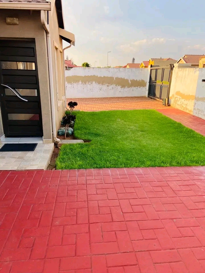 House to rent available available 1st may!!
  in Dawn Park