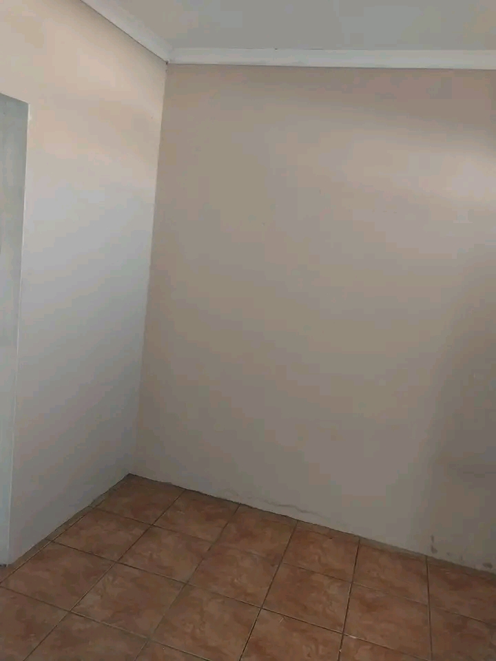 🏡 medium-sized room to rent in zola 1 , so  in Zola