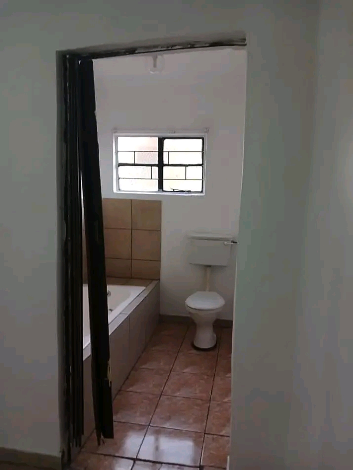 This gorgeous and clean cottage is located in  in Olifantsfontein