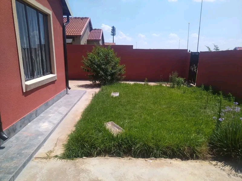 3 bed 1 bath available at ext 7 available imm  in Dawn Park