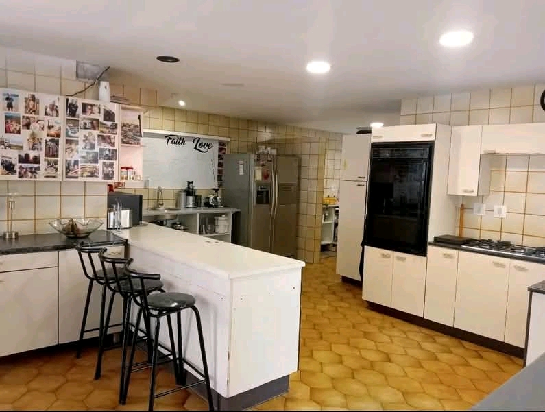 A stunning fully furnished 4 bed and 3 bath s  in Randburg