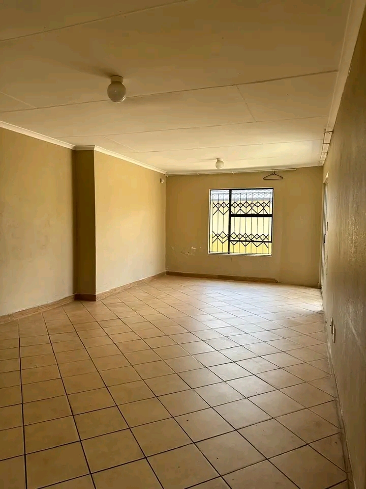 2 bedroom stand alone house . comes with kitc  in Birch Acres