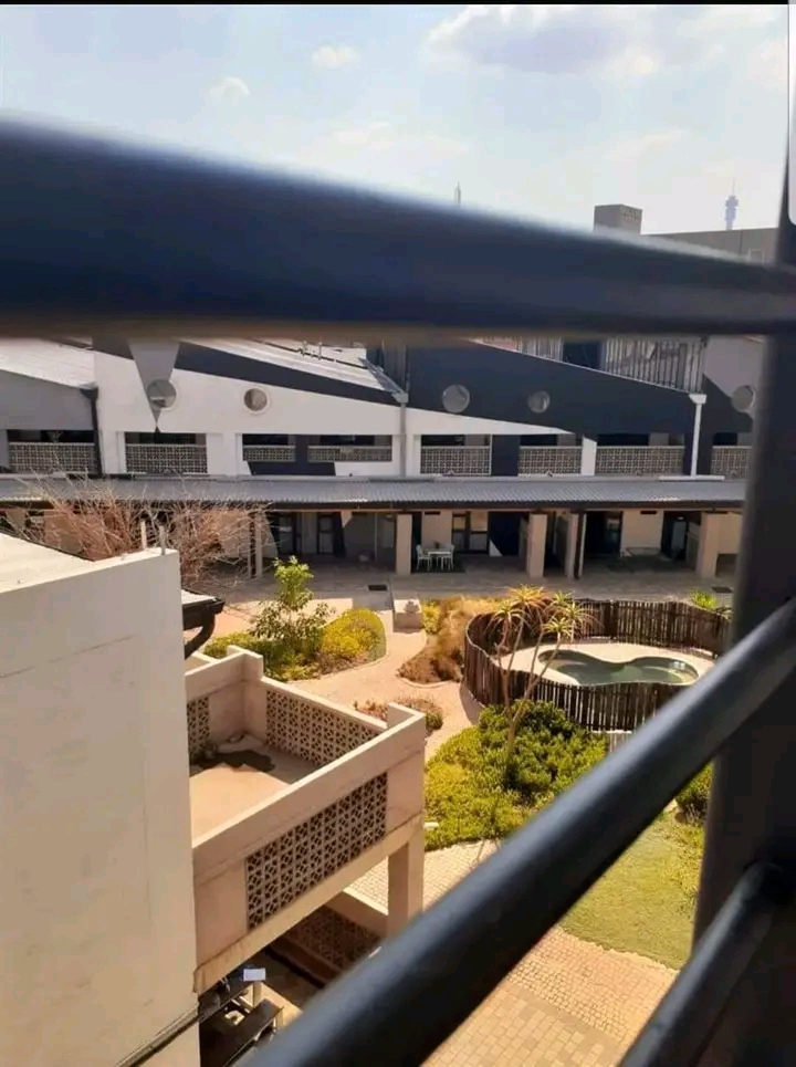 Adress 260 main street,
craftsmanship apartm  in Maboneng