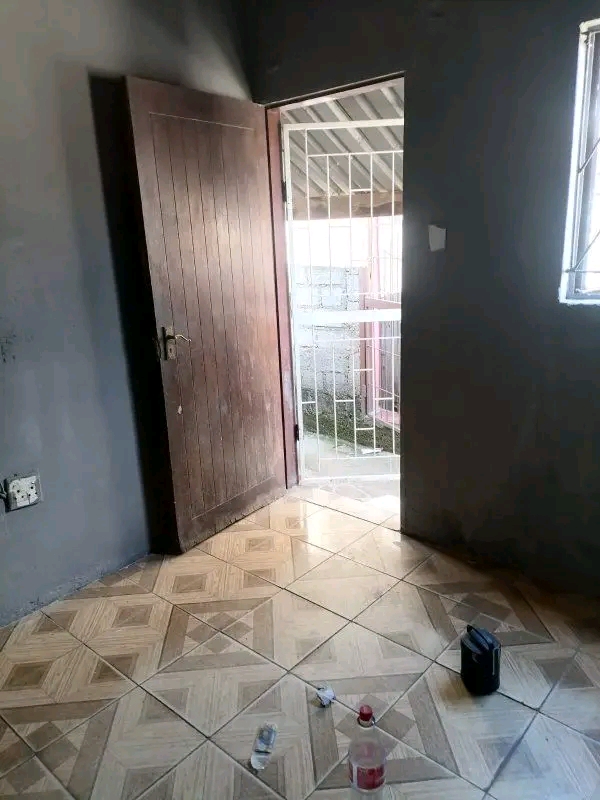 Room available at ext police station side ma9  in Ivory Park