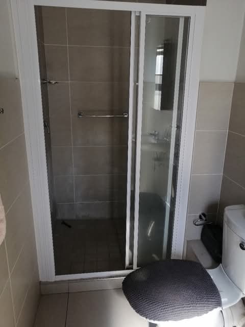 3 bedroom house with a swimming pool availabl  in Centurion