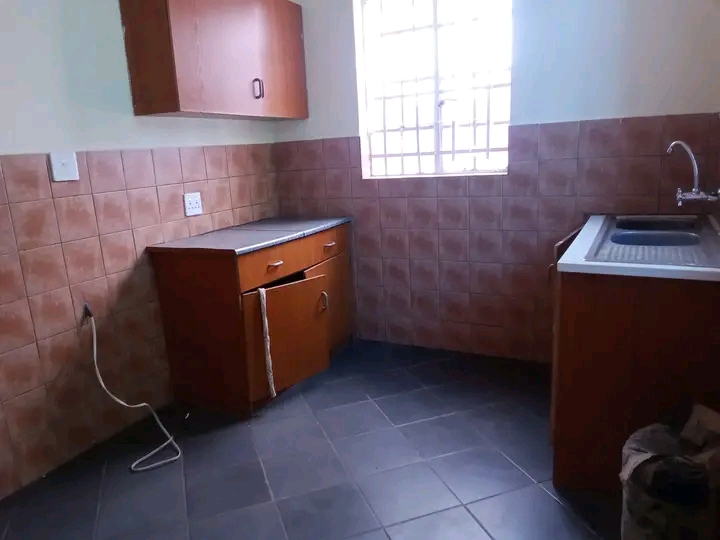 House to let next to troyeville primary schoo  in Troyeville
