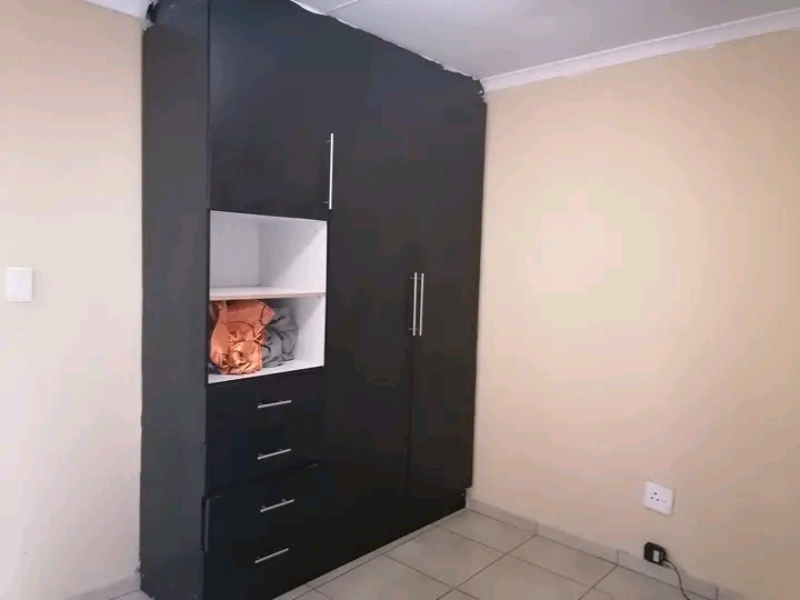 House for rental in ext 20
cousy home 
open  in Protea Glen