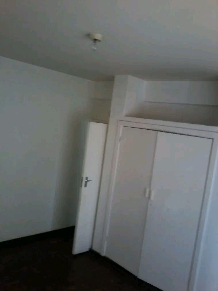 Spacious & neat 2 bed flat available for rent  in Rosettenville